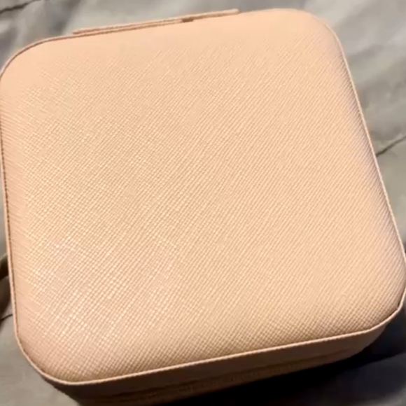 Small Travel Jewelry Box - Pink - Picture 7 of 9